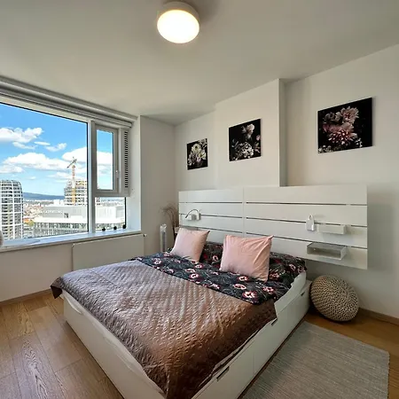 Apartment 2 In 1 Building