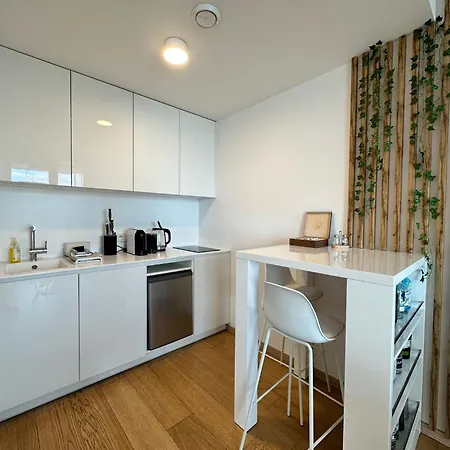 2 In 1 Building * ブラチスラヴァ