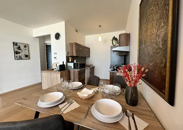 2 In 1 Building Apartment *